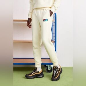 Nike Cream Essential Fleece Club Paint Patch Sweatpants M
